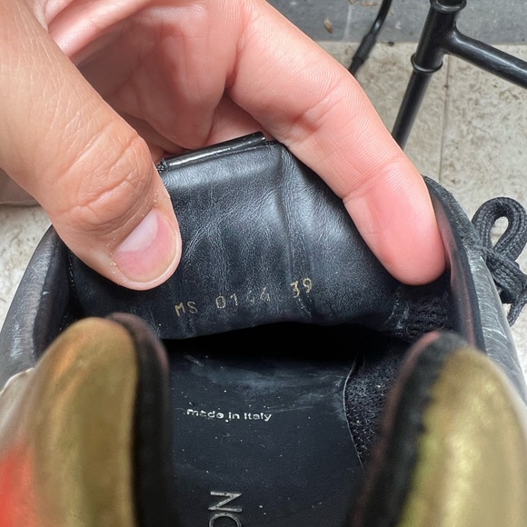 Louis Vuitton Runaway Trainer - Picture 7 of 7